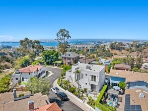 2700 Barnson Pl in San Diego, CA - Building Photo - Building Photo