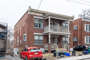11 Acacia Av in Ottawa, ON - Building Photo