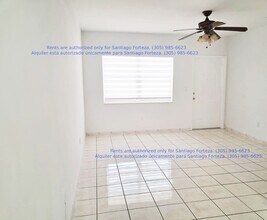 60 NW 46th Ave in Miami, FL - Foto de edificio - Building Photo