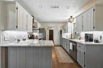1112 Meadow Crest Ln in Mansfield, TX - Building Photo - Building Photo