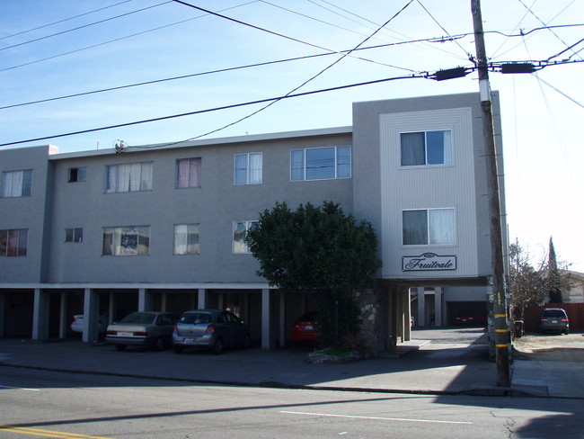 1536 Fruitvale Ave in Oakland, CA - Building Photo - Building Photo