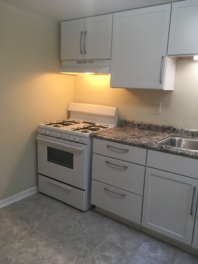 809 Lincoln Hwy, Unit #3