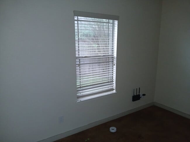 259 E 7th St in Somerville, TX - Building Photo - Building Photo