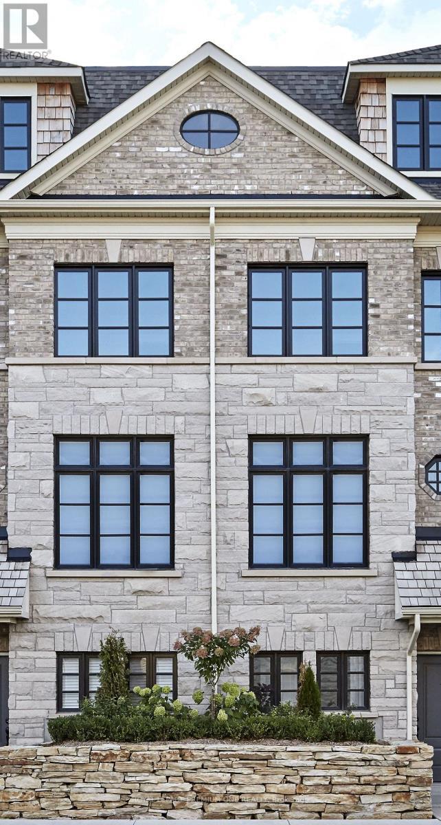 40 Lunar Cres in Mississauga, ON - Building Photo - Building Photo