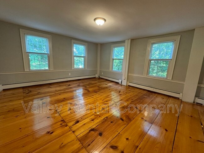 130 West St in Hadley, MA - Building Photo - Building Photo