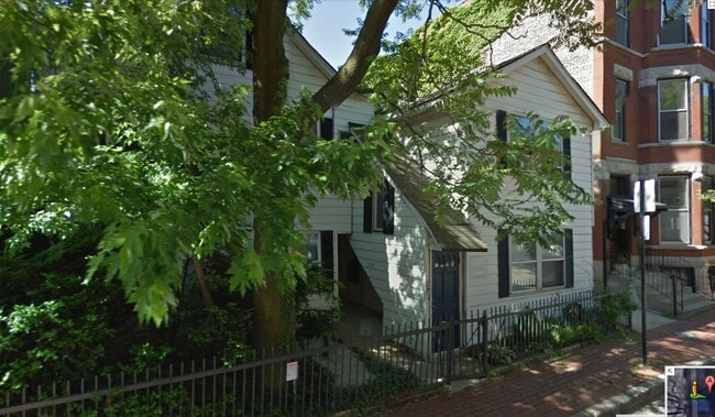 231 W Menomonee St, Unit 2R