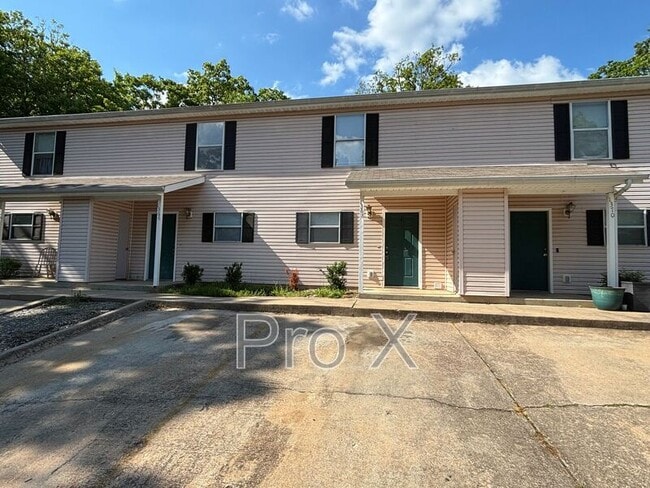 property at 1366 E Sequoyah Ct