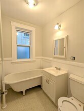 154 Summer St, Unit 1 in Somerville, MA - Building Photo - Building Photo