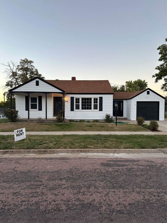 1916 W 15th St in Sioux Falls, SD - Foto de edificio