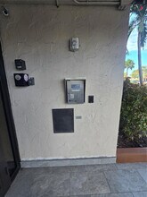 250 Jacaranda Dr in Plantation, FL - Building Photo - Building Photo