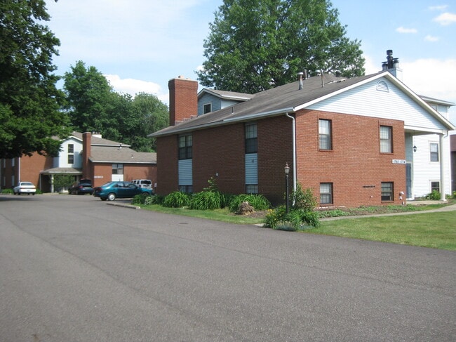 1760 Beechwood Ave NE, Unit Beechwood