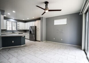 207 E Mountain Sage Dr in Phoenix, AZ - Building Photo - Building Photo