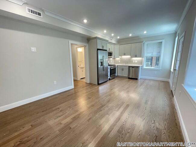 191 Porter St, Unit 3 in Boston, MA - Building Photo - Building Photo