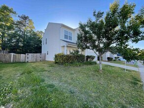 203 Stillwater Ct in Simpsonville, SC - Building Photo - Building Photo