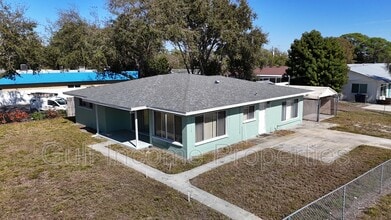 3111 26th St W in Bradenton, FL - Building Photo - Building Photo