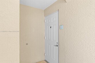 3340 NE 190th St in Aventura, FL - Building Photo - Building Photo