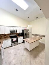 8195 Vía Bella in Boca Raton, FL - Building Photo - Building Photo