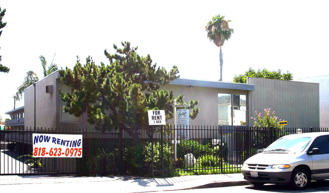 Corteen Apartments in Valley Village, CA - Building Photo - Building Photo