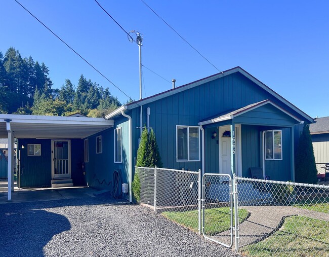 1665 Dogwood St in Sweet Home, OR - Building Photo - Building Photo