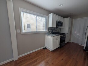 27357 Dartmouth St in Madison Heights, MI - Building Photo - Building Photo