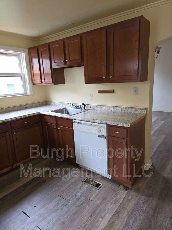 489 Norton St in Pittsburgh, PA - Foto de edificio - Building Photo