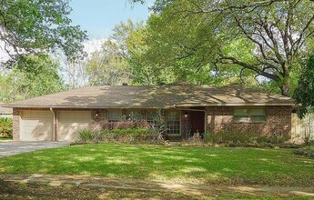 8615 Ferris Dr in Houston, TX - Foto de edificio - Building Photo