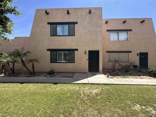 property at 2490 W Yowell Ct