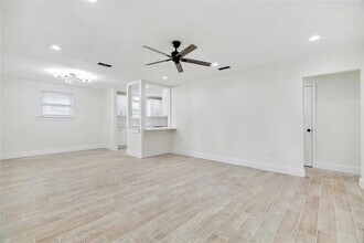 1808 Elise Ave in Metairie, LA - Foto de edificio - Building Photo