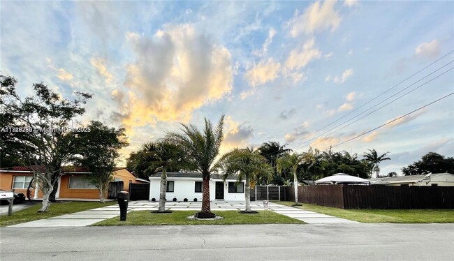property at 1010 N 31st Ct