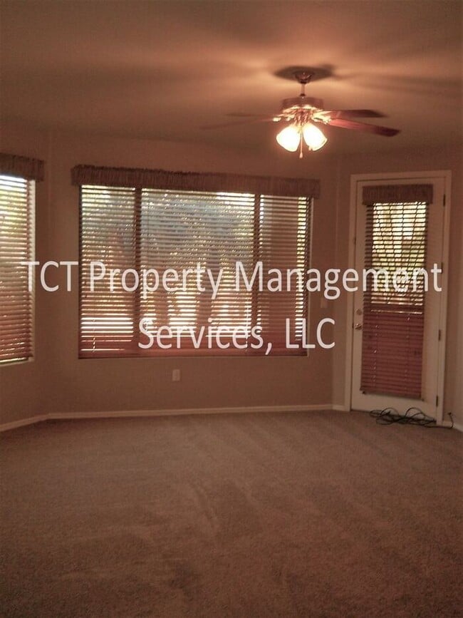 2523 S Jefferson Ave in Mesa, AZ - Foto de edificio - Building Photo