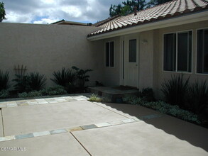 6221 Feral Ave in Agoura Hills, CA - Building Photo - Building Photo