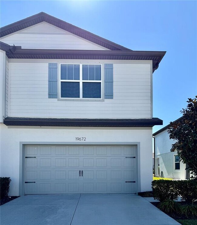 property at 19672 Shady Oak Dr