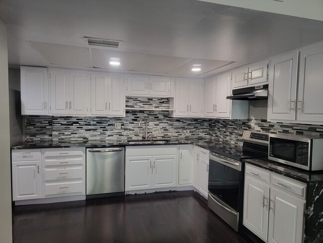 property at 4343 W Bancroft St