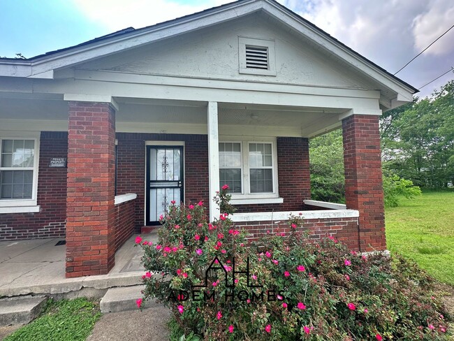 property at 645 Walnut St