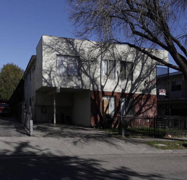 14139 Delano St in Van Nuys, CA - Foto de edificio - Building Photo