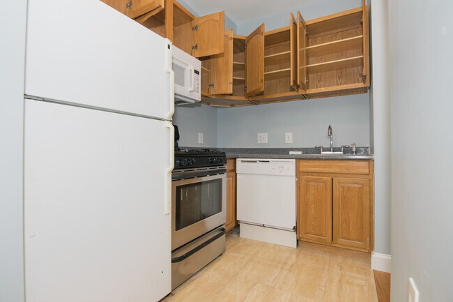 43 Boulevard Ter, Unit 2 in Boston, MA - Building Photo - Building Photo