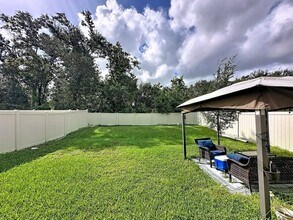 1812 Carnostie Rd in Winter Haven, FL - Foto de edificio - Building Photo