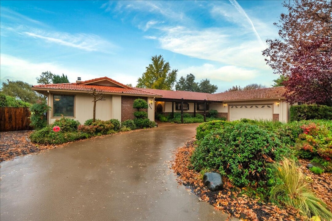 3455 Riverview Dr in Redding, CA - Building Photo