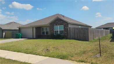 1701 Forest Dr in Centerton, AR - Building Photo - Building Photo