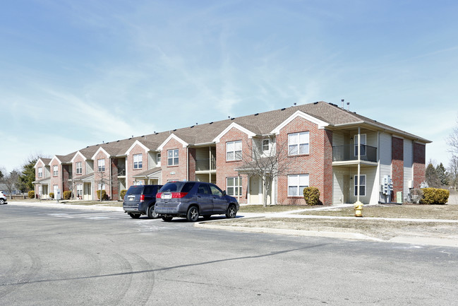 Sand Creek Apartment Homes in Adrian, MI - Foto de edificio - Building Photo