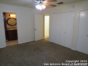 331 Trafalgar Rd in San Antonio, TX - Foto de edificio - Building Photo