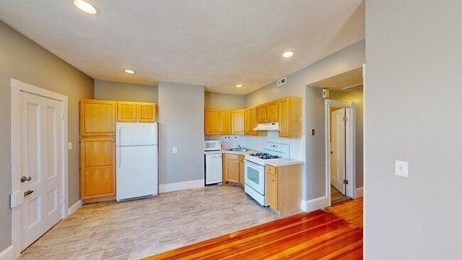 65 Story St, Unit 2 in Boston, MA - Building Photo - Building Photo