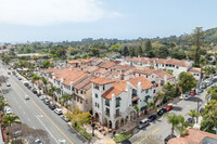 Paseo Chapala in Santa Barbara, CA - Foto de edificio - Building Photo