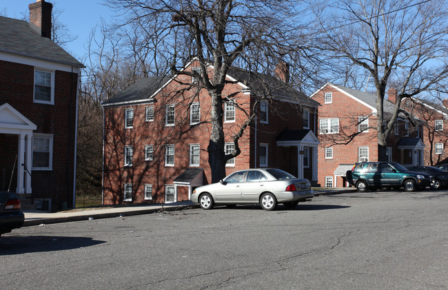 6812 Red Top Rd in Takoma Park, MD - Building Photo - Building Photo