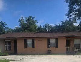 8635 Mc Glothlin St in Jacksonville, FL - Building Photo