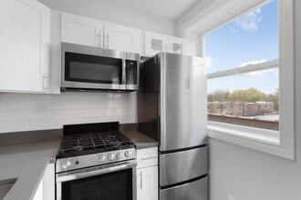 1521 W Sherwin Ave in Chicago, IL - Building Photo - Building Photo