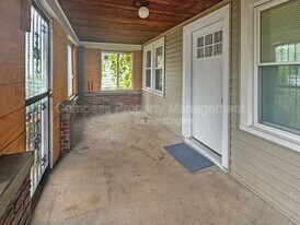 1845 Kalamazoo Ave SE in Grand Rapids, MI - Building Photo