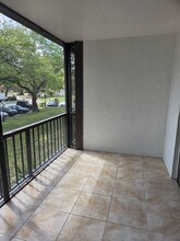 3750 Inverrary Dr in Lauderhill, FL - Building Photo - Building Photo