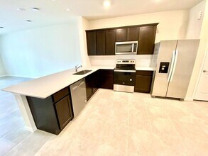 2843 Stunning Ave in Davenport, FL - Foto de edificio - Building Photo