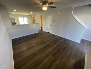 1075 Peony Ln in Youngsville, NC - Foto de edificio - Building Photo